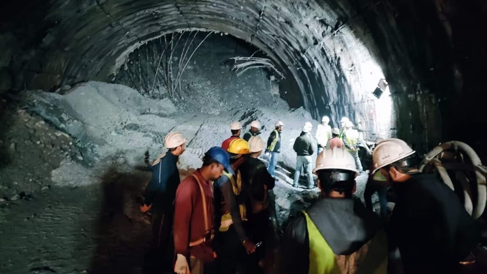 Several Workers Trapped as Uttarakhand Tunnel Collapses | Zee News