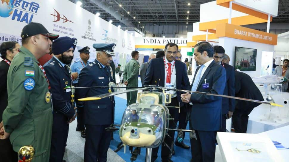 Dubai Air Show: Indian Air Force&#039;s Sarang Helicopter Team, Tejas Jet Impress Attendees 