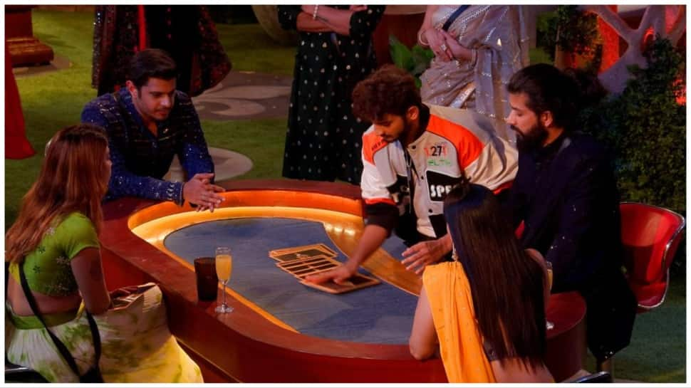 Bigg Boss 17: House Celebrates Diwali In A &#039;Fun&#039; Way; Abhishek Kumar And Khanzaadi Drifts  Apart - Here&#039;s How 