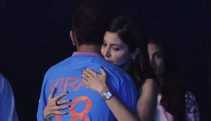 Anushka Sharma Consoles Virat Kohli With A Hug After Team India&#039;s Heartbreak In Cricket World Cup 2023 Final, Check Viral Pic
