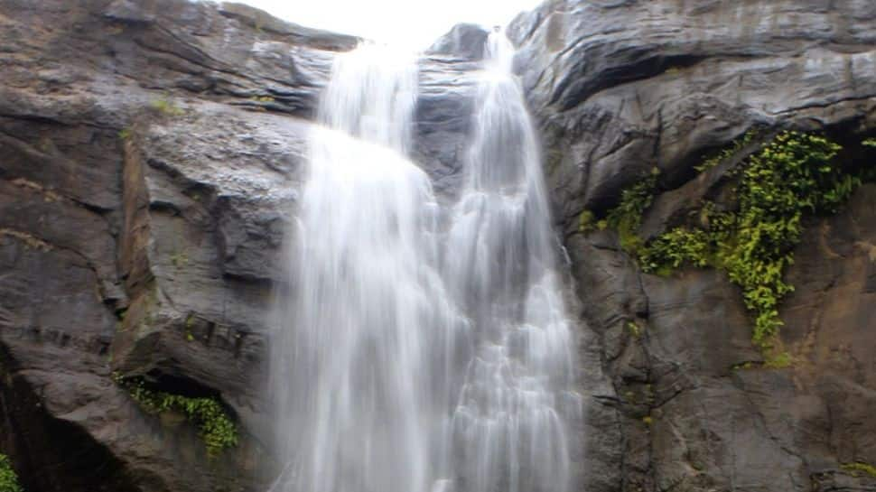 Athirappilly Falls, Kerala vs Niagara Falls, US