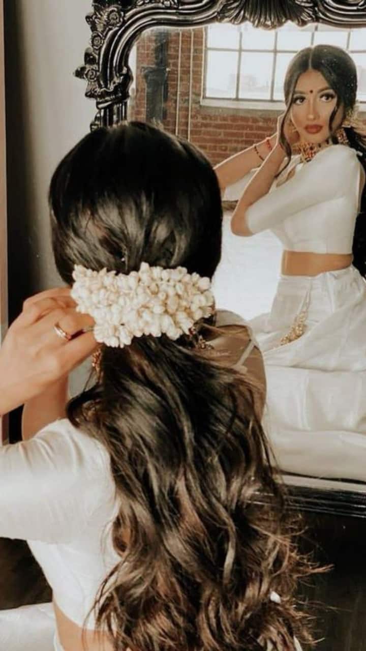 Awe- Inspiring Bridal Hairstyles For A Minimal Yet Mesmeric Look!