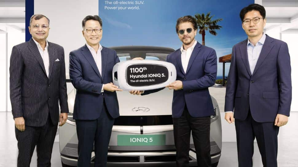 Hyundai Delivers 1,100th Ioniq 5 Electric SUV In India To Shah Rukh Khan: WATCH