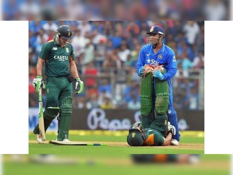 10. Dhoni's Sportsmanship (Various):