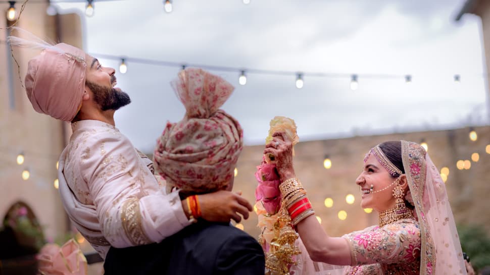 Happy Anniversary Virat Kohli, Anushka Sharma