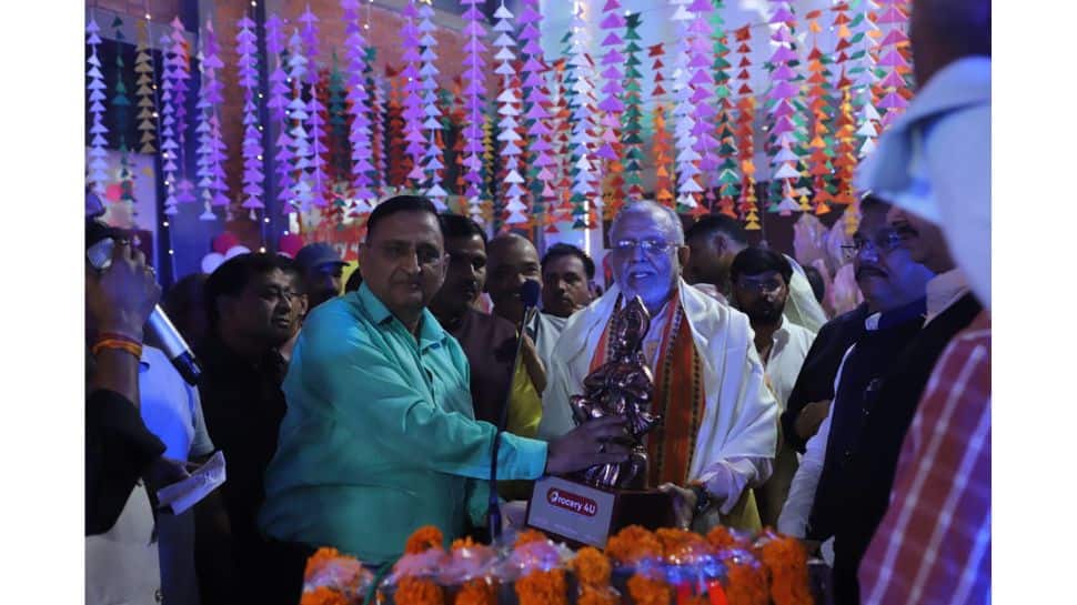 UP&#039;s Finance Minister Inaugurates Grocery 4U Store In Shahjahanpur