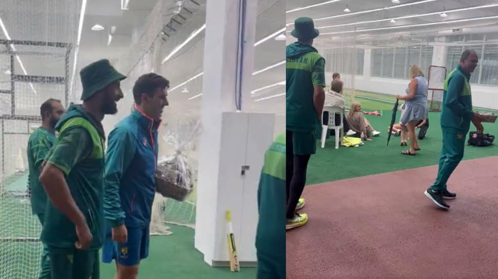 Merry Christmas: Ahead Of AUS Vs PAK 2nd Test, Pakistan Players Present X-Mas Gifts To Australian Cricketers And Their Families, Video Wins Internet; Watch