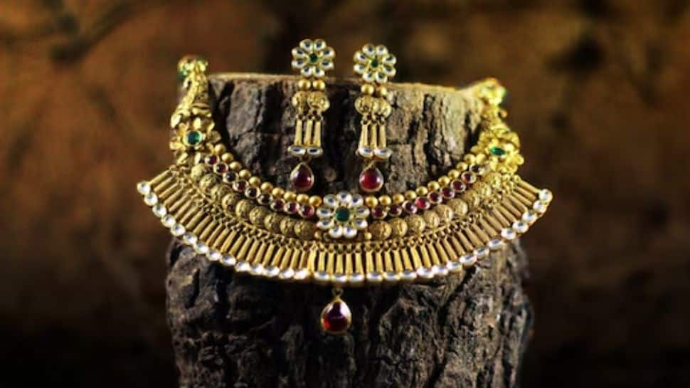 Kundan Jewelry To Pearls: Conventional To Trendy Jewelry Tendencies For Brides