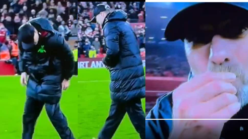 Liverpool Boss Jurgen Klopp Loses Wedding Ring While Celebrating Win Over Newcastle, Looks For It Anxiously; Watch