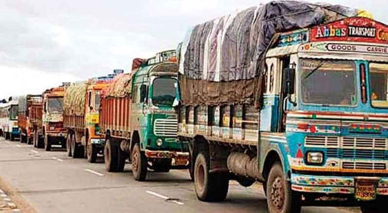 BREAKING: Truck Drivers Name Off Protests After Assurance From Centre On Hit-And-Run Legislation