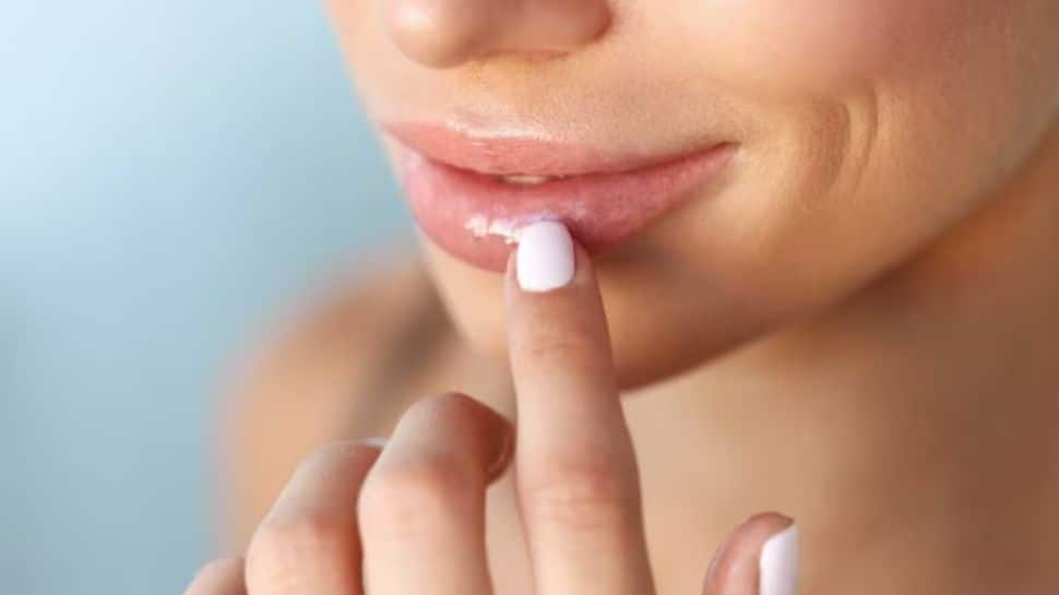 Combatting Winters Wrath: 5 Efficient Methods To Overcome Dry Lips