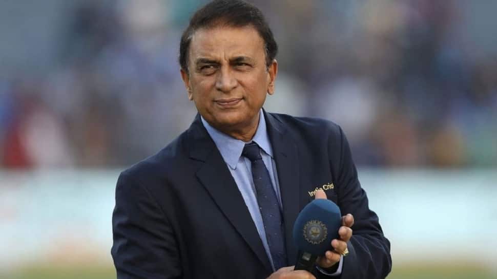 सुनील गावस्कर ने अपने परिवार के एक करीबी सदस्य को खो दिया और IND बनाम ENG दूसरे टेस्ट के लिए कमेंट्री ड्यूटी बीच में छोड़कर कानपुर के लिए उड़ान भरी