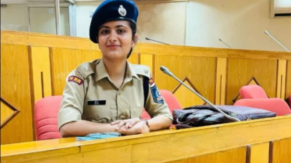 UPSC Success Story: Her Widow Mother Didn&#039;t Have Money For Coaching But She Cracked IAS Exam With Self-Study