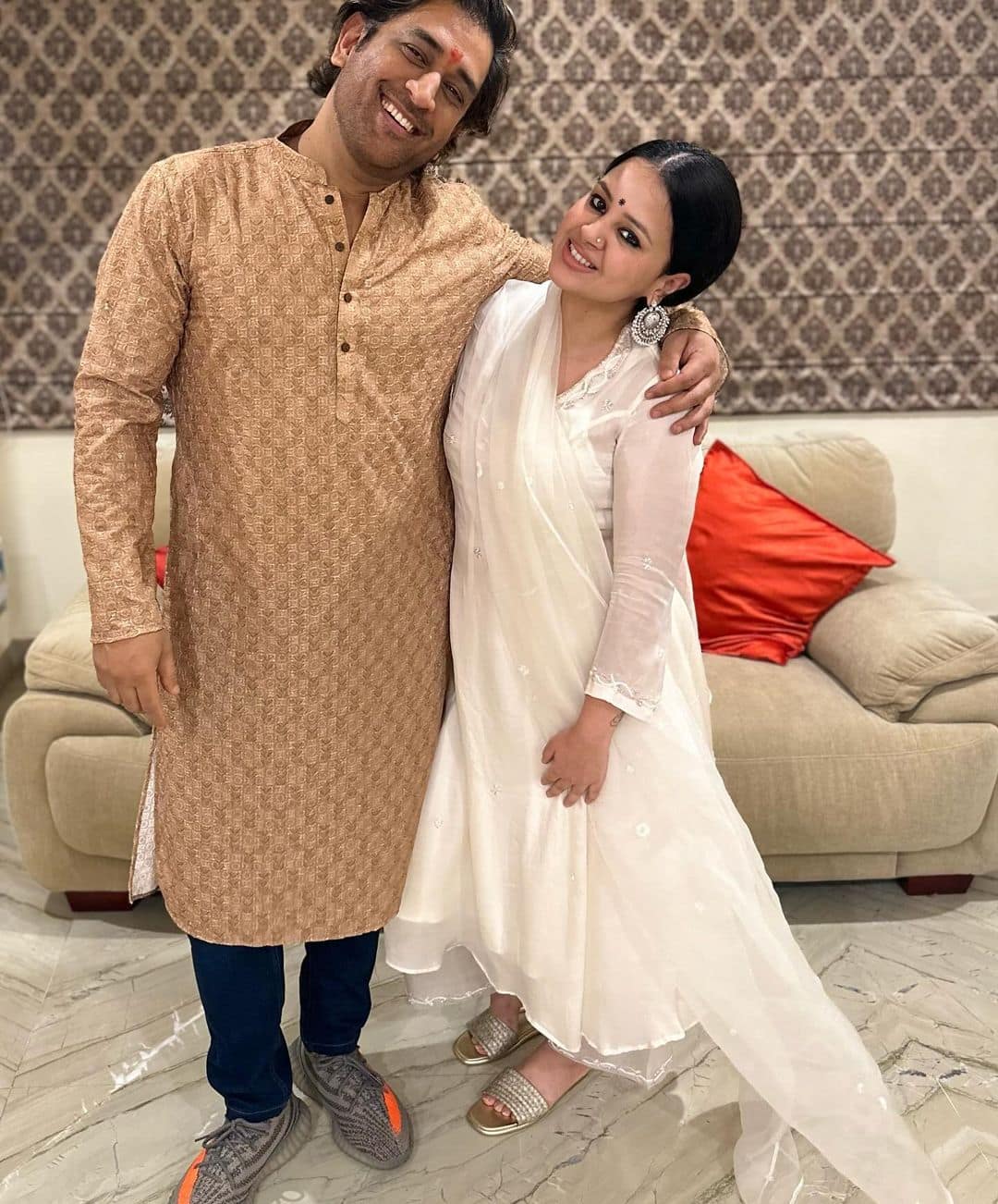 Captain Cool's Captain 'Chill' Sakshi