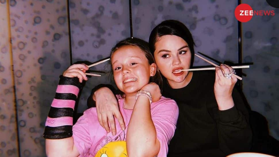 Selena Gomez Offers A Peek Into her Fun- Filled &quot;sissy date night&quot; with sister Grace ,The siblings Posed With Chopsticks In Silly Snaps ! 