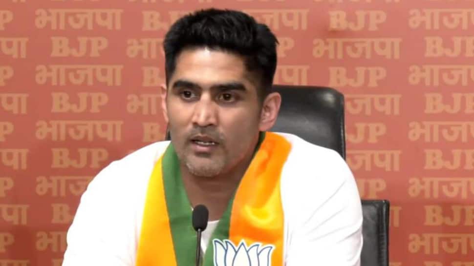 Boxer And Former Congress Leader Vijender Singh Joins BJP, Here&#039;s How Internet Reacted