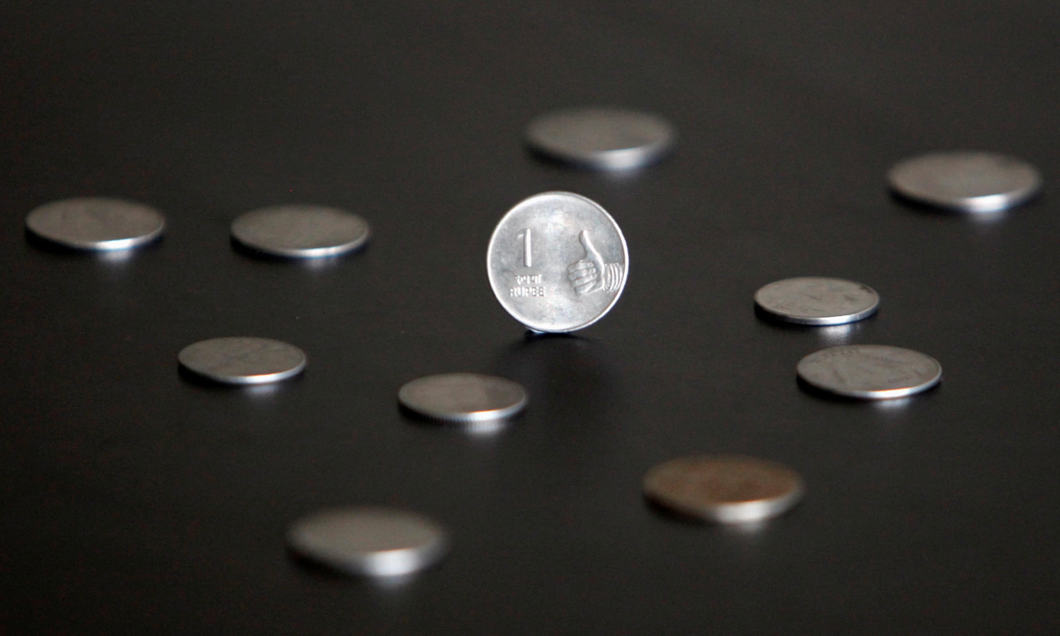 Rupee Rises 11 Paise To 83.42 Against US Dollar In Early Trade - Vimarsana News