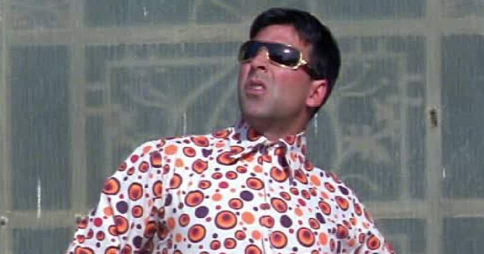 Akshay Kumar as Raju (Hera Pheri)