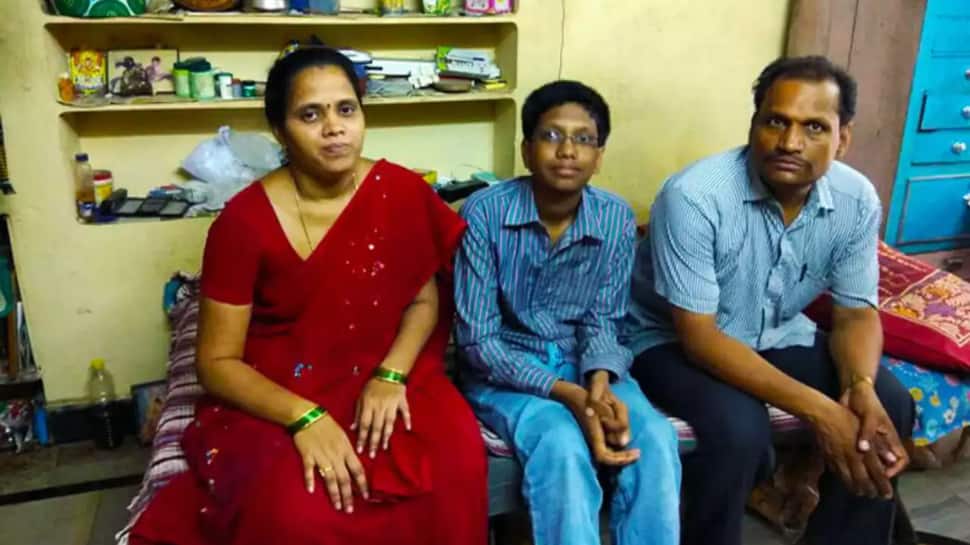 JEE Success Story: From Samosas To Success, Journey Of A Vendor&#039;s Son To JEE Main Top Rank