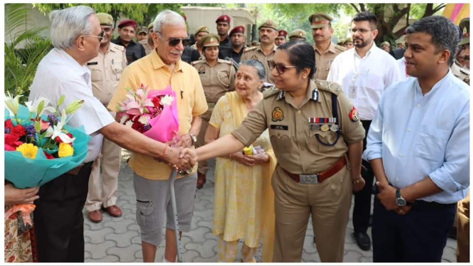 Lok Sabha Elections 2024: Noida Police Commissioner Honours Retired Military Officers, Elderly Voters 