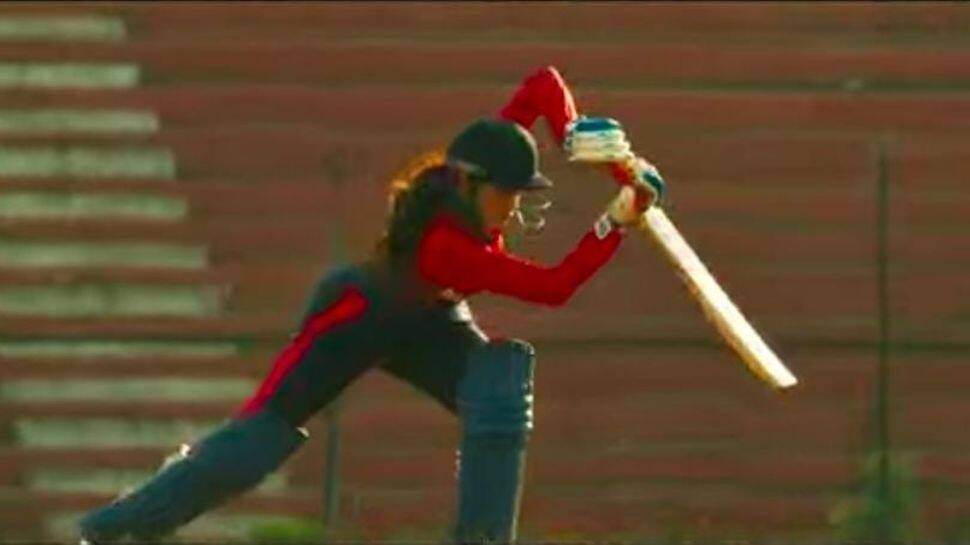 &#039;Mr &amp; Mrs Mahi&#039; Trailer Out: Janhvi Kapoor Shines As A Cricketer In The Trailer!