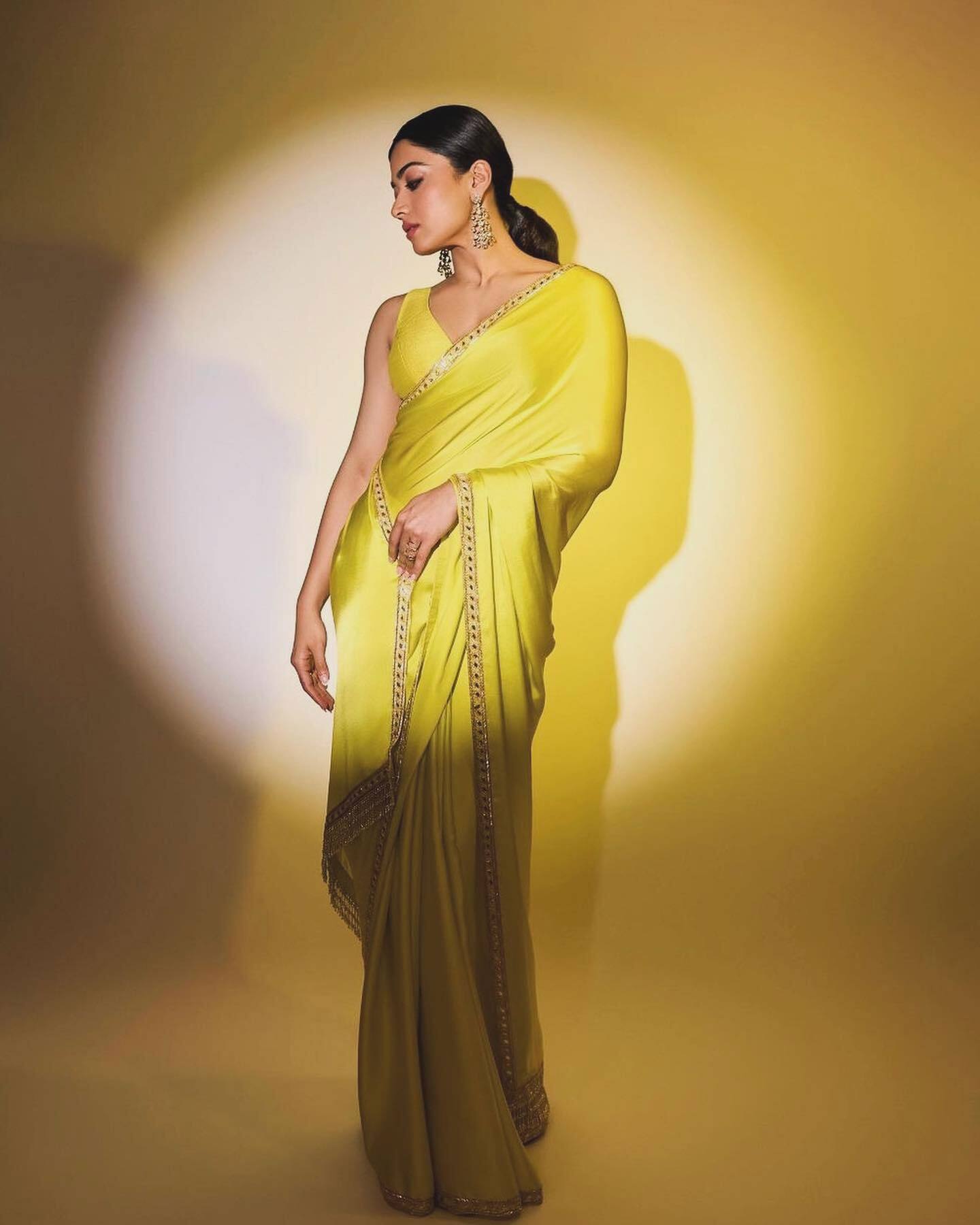 Rashmika Mandanna Wears Silk Satin Saree