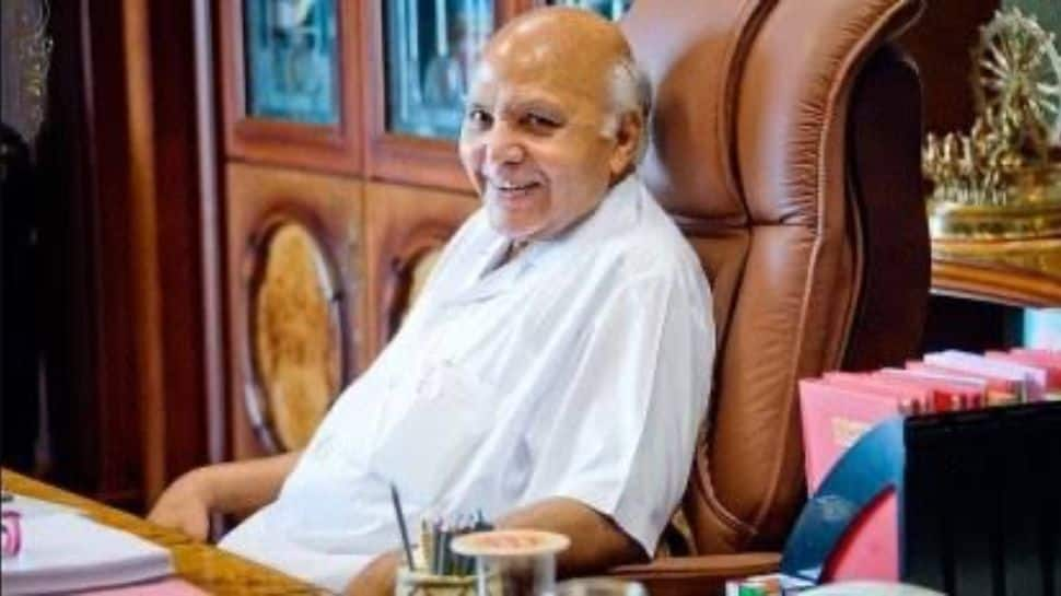 SS Rajamouli And MM Keeravani Pay Tribute To Media Mogul Ramoji Rao