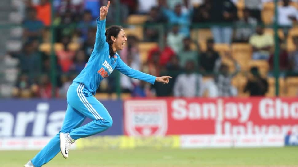 WATCH: Chinnaswamy Goes Crazy As Smriti Mandhana Grabs Her Maiden International Wicket During IND-W vs SA-W 2nd ODI