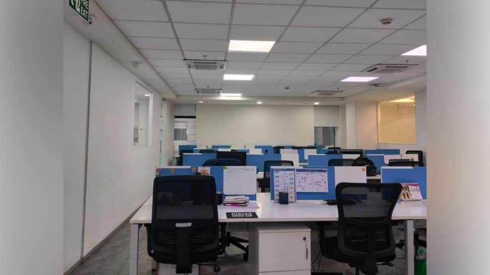 Bengaluru Man Sparks Controversy By Complaining About Empty Co-Working Space At 6:30 PM, Netizens React