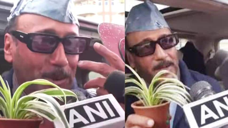 Watch: Jackie Shroff&#039;s Quirky Yoga Day Message &#039;Saans le lamba&#039; Goes Viral 