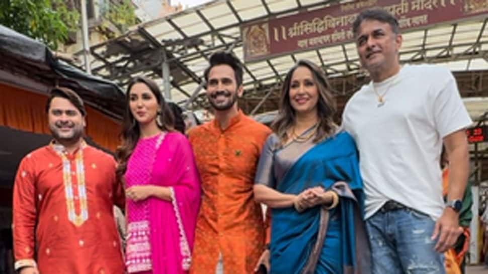 Gharat Ganpati Cast Nikita Dutta, Bhushan Pradhan, Ashwini Bhave Visit Siddhivinayak Temple 