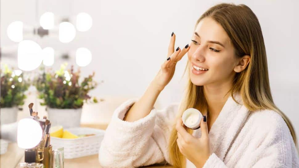 Night Skincare Routine: 6 Steps For A Glowing, Healthy Skin In Summer - Ayurveda Expert&#039;s Key Tips