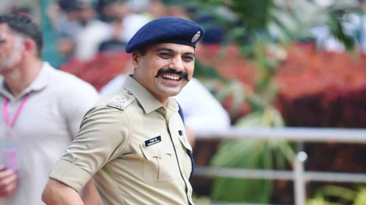 IPS Success Story: Meet Prem Sukh Delu - Journey from Village Patwari to IPS  Officer, Know His Story Of Determination and Struggle | India News | Zee  News