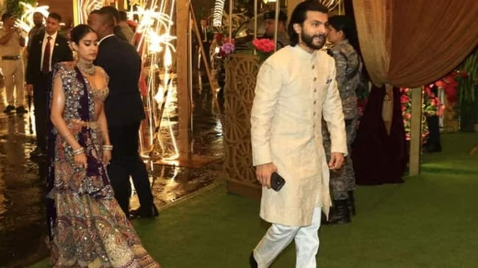 Anant Ambani-Radhika Merchant&#039;s Special Puja: Janhvi Kapoor Walks In With Beau Shikhar Pahariya