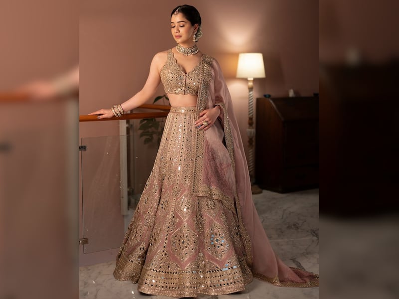 6. Subtle Glam Makeup