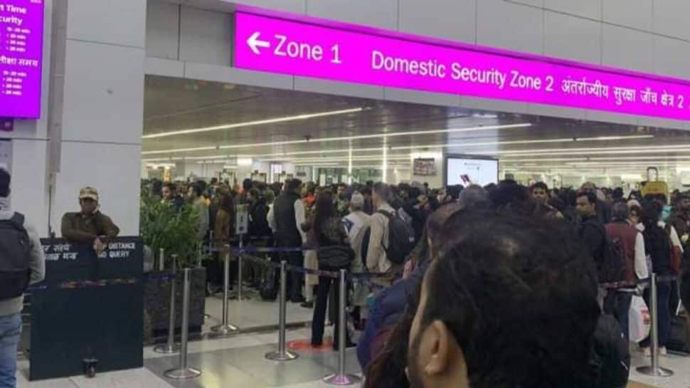 Microsoft Outage: Chaos Continue At Delhi Airport – DigiYatra Down, IndiGo Faces Long Queues