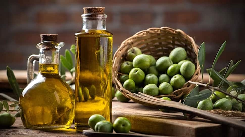 Weight Loss With Olive Oil: Health Benefits &amp; 5 Easy Ways To Include In Diet 