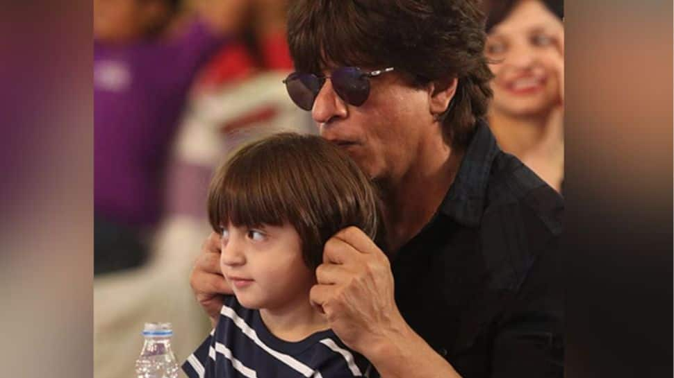 Viral Video: Shah Rukh Khan And Son AbRam Spotted At New York Restaurant - WATCH 