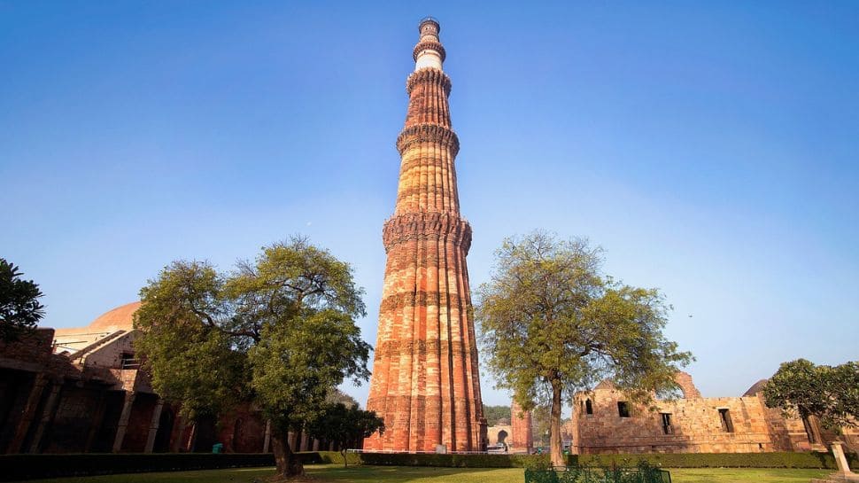 1. Qutub Minar, Delhi