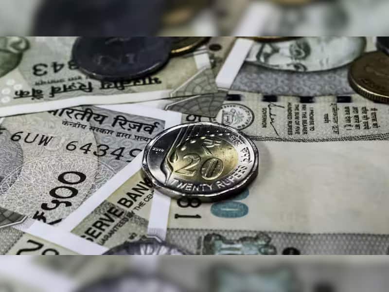 LIC’s Yuva Term: Basic Sum Assured in multiples of amount specified below
