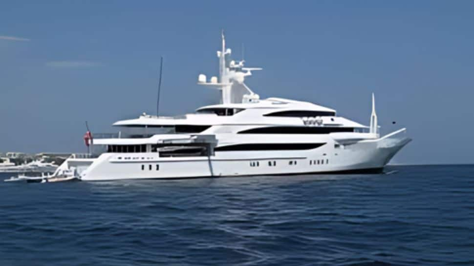 Amenities Of Super Luxury Yacht