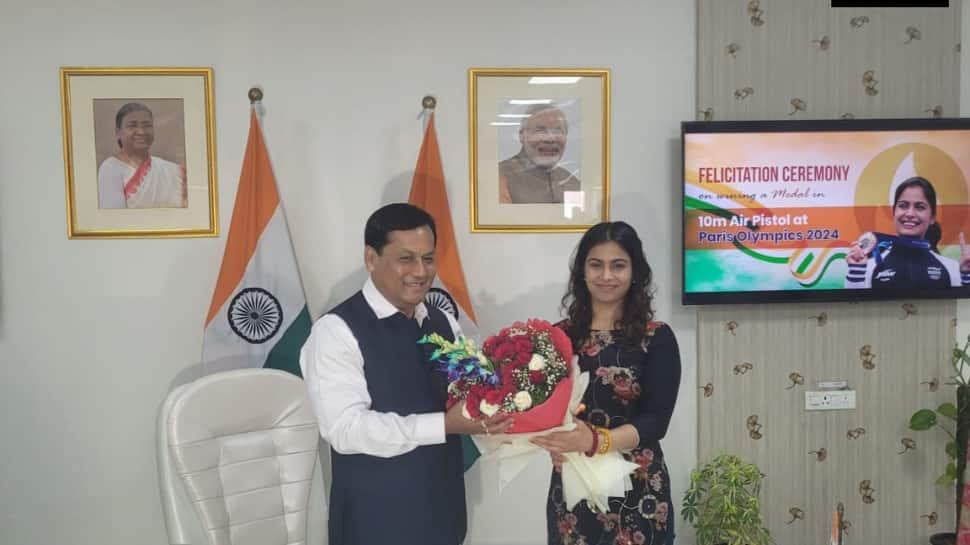 Union Minister Sarbananda Sonowal Felicitates Double Olympic Medalist Manu Bhaker, Presents Rs 10 Lakhs Cheque