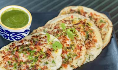 Onion Rava Uttapam