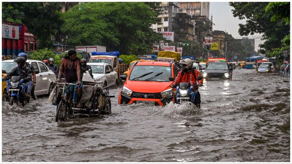 Weather Update: Heavy Rains Cause Chaos; 73 Roads Blocked, 140 Dead in Himachal Pradesh; Odisha, Gujarat On High Alert 