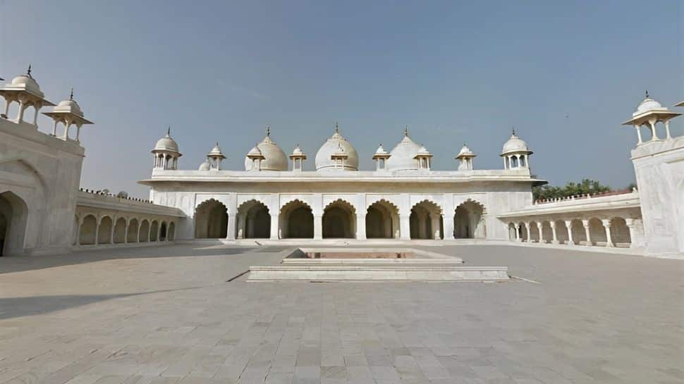 Moti Masjid, Agra