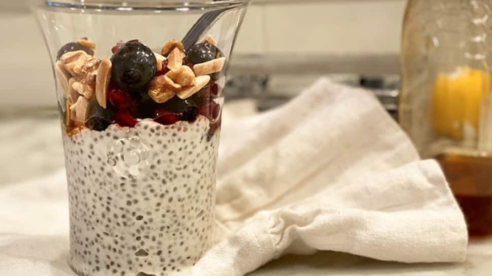 Chia Seed Pudding Parfait 