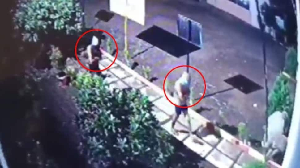 &#039;Underwear Gang&#039; Strikes In Nashik, Steal Gold And Bananas; Act Caught On CCTV