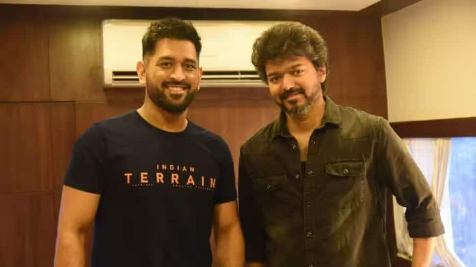 WATCH MS Dhoni Makes A Cameo In Thalapathy Vijay’s Film Fans In Frenzy viral video