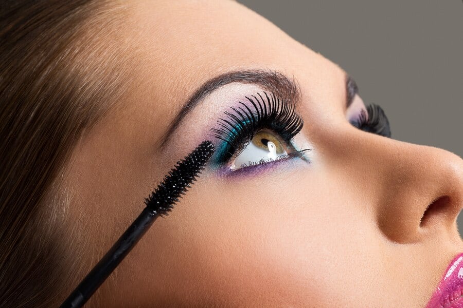 A Guide To Mascara Must-Haves