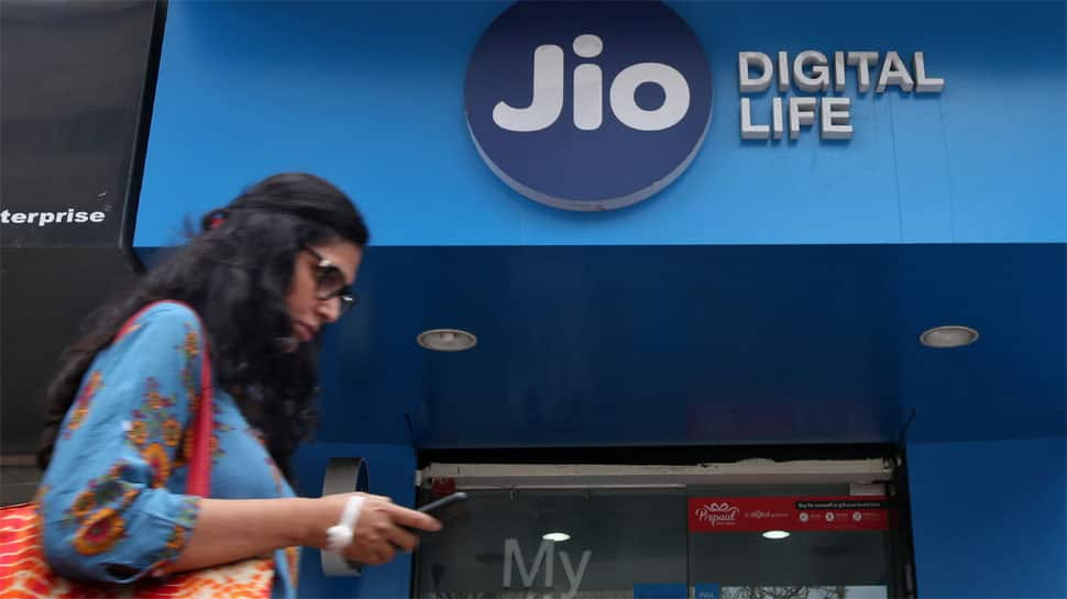 Reliance Jio's Rs 122 Recharge Plan With 1GB Data/Day--Check Validity And Other Details